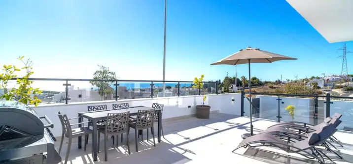 Sale of detached villa in Nerja 0