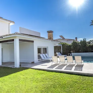 Продажа  отдельно стоящей виллы в Benalmadena