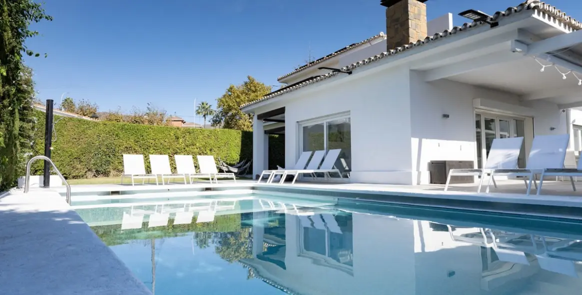 Продажа  отдельно стоящей виллы в Benalmadena 1