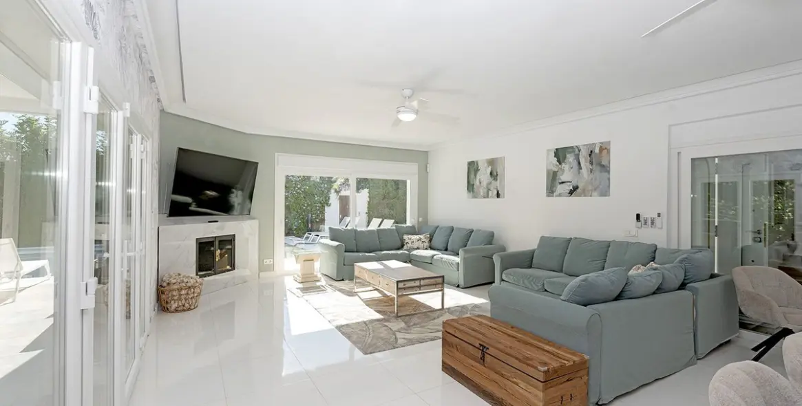 Продажа  отдельно стоящей виллы в Benalmadena 11