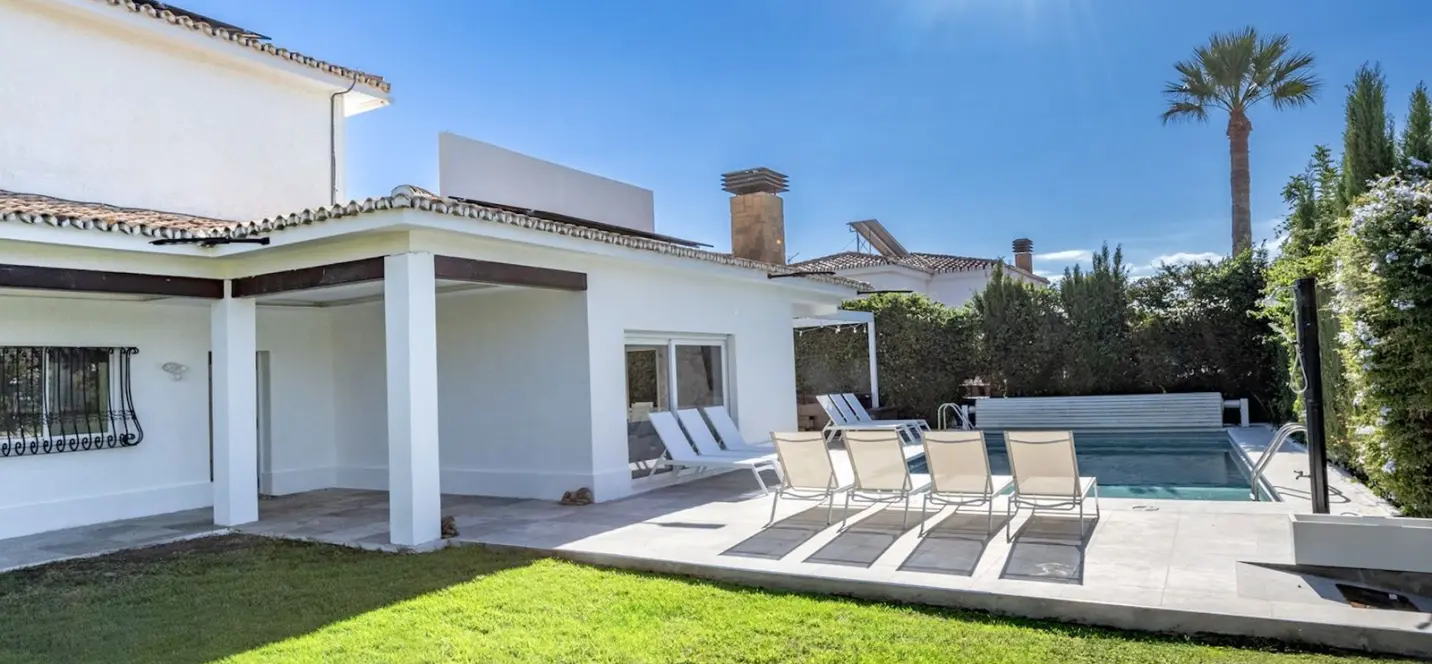 Продажа  отдельно стоящей виллы в Benalmadena 1