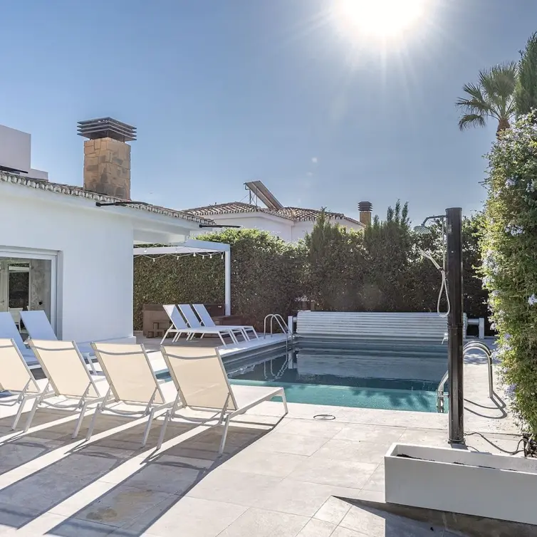 Продажа  отдельно стоящей виллы в Benalmadena