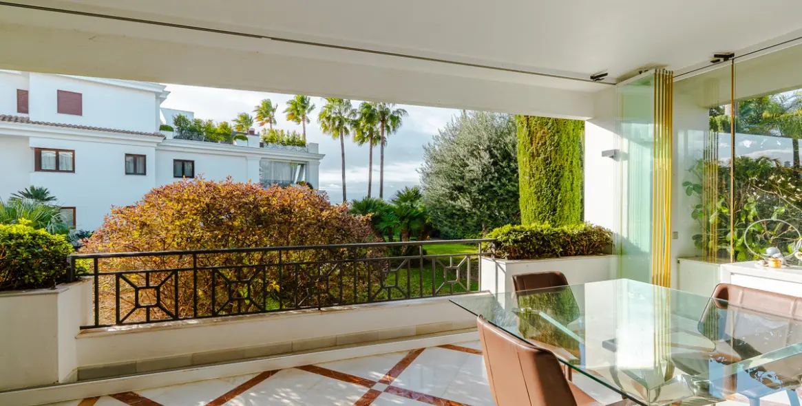 Продажа апартаментов на среднем этаже в Estepona 3