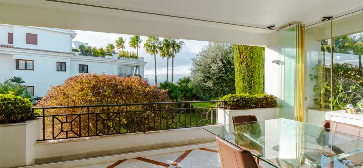 Продажа апартаментов на среднем этаже в Estepona 2