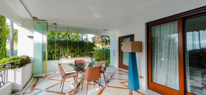 Продажа апартаментов на среднем этаже в Estepona 3