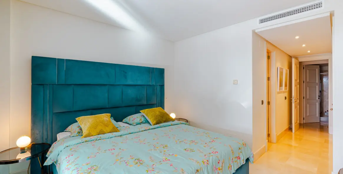 Продажа апартаментов на среднем этаже в Estepona 7