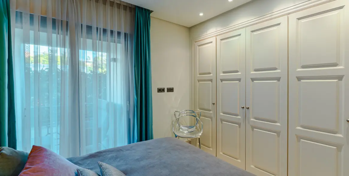 Продажа апартаментов на среднем этаже в Estepona 17