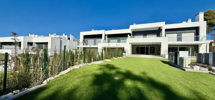 Продажа таунхауса в San Pedro de Alcántara 0