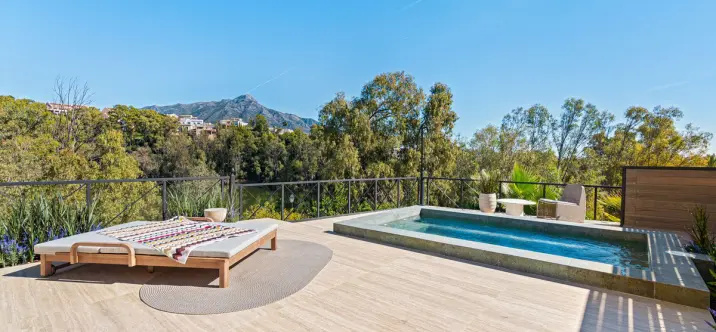 Продажа апартаментов на первом этаже в Nueva Andalucía 0