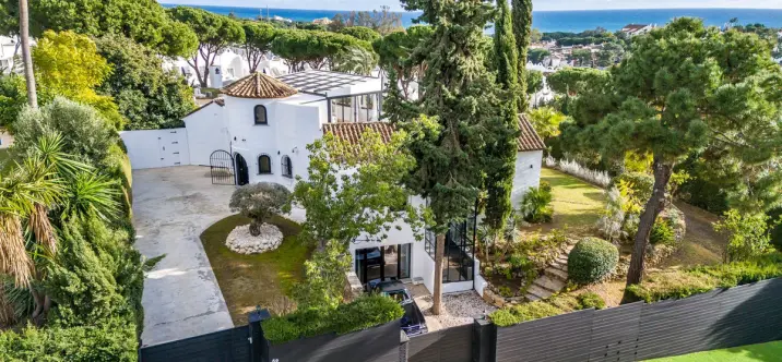 Продажа  отдельно стоящей виллы в Marbella 1