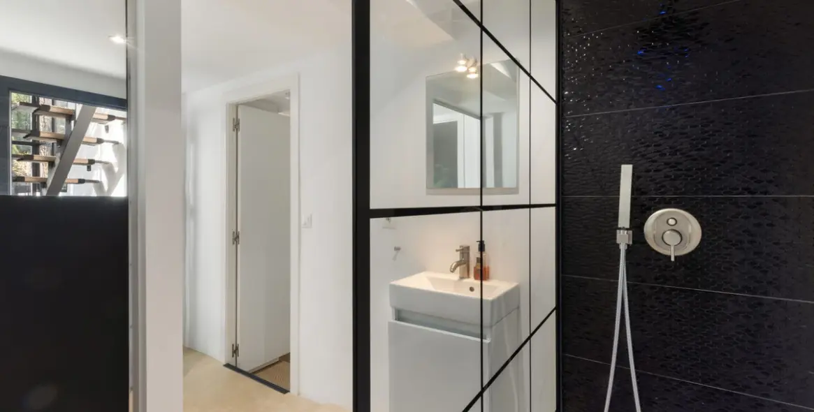 Venta de villa independiente en Hacienda Las Chapas 63