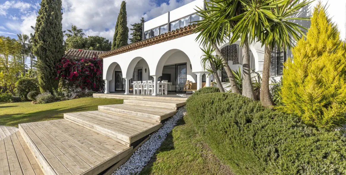 Venta de villa independiente en Hacienda Las Chapas 81