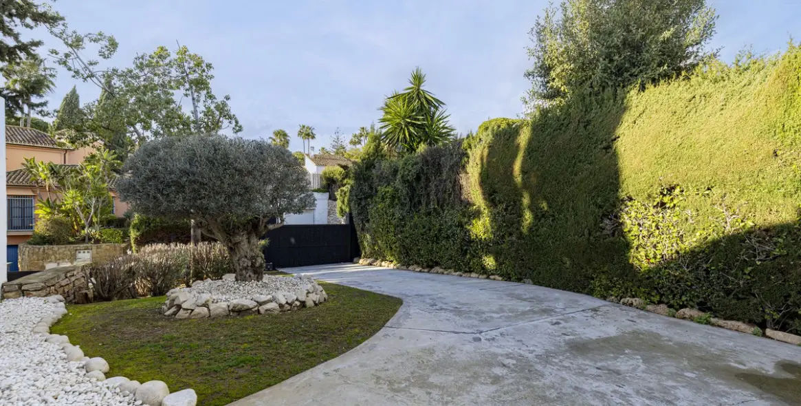 Venta de villa independiente en Hacienda Las Chapas 98