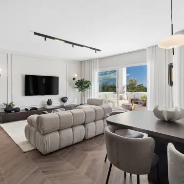 Sale of penthouse in Benahavís