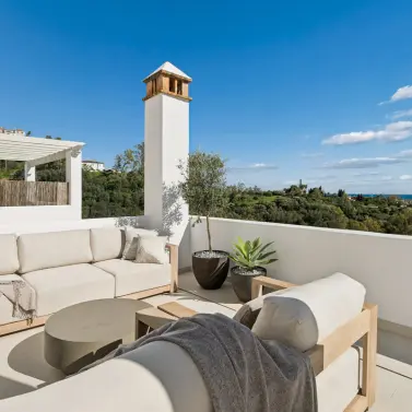 Sale of penthouse in Benahavís