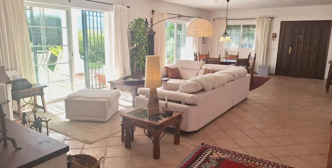 Продажа  отдельно стоящей виллы в Benahavís 2