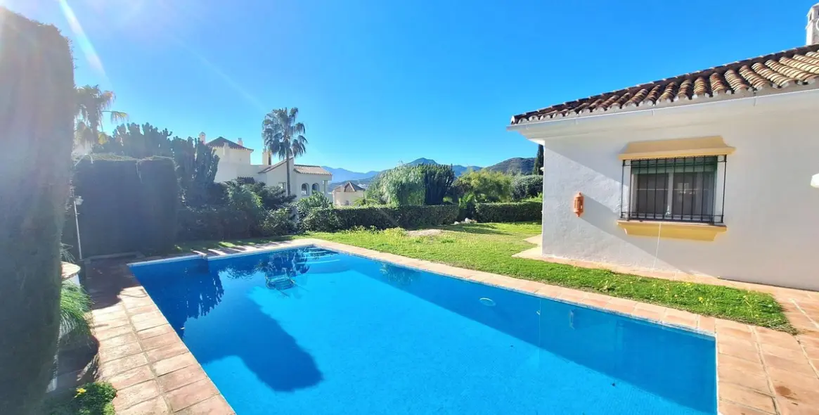 Продажа  отдельно стоящей виллы в Benahavís 5