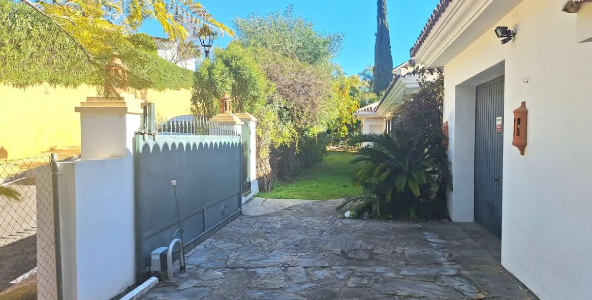 Продажа  отдельно стоящей виллы в Benahavís 6