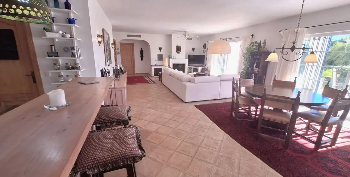 Продажа  отдельно стоящей виллы в Benahavís 9