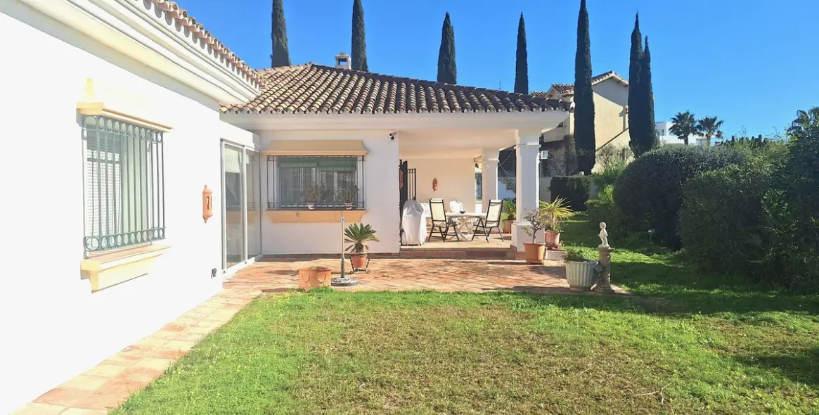 Продажа  отдельно стоящей виллы в Benahavís 13