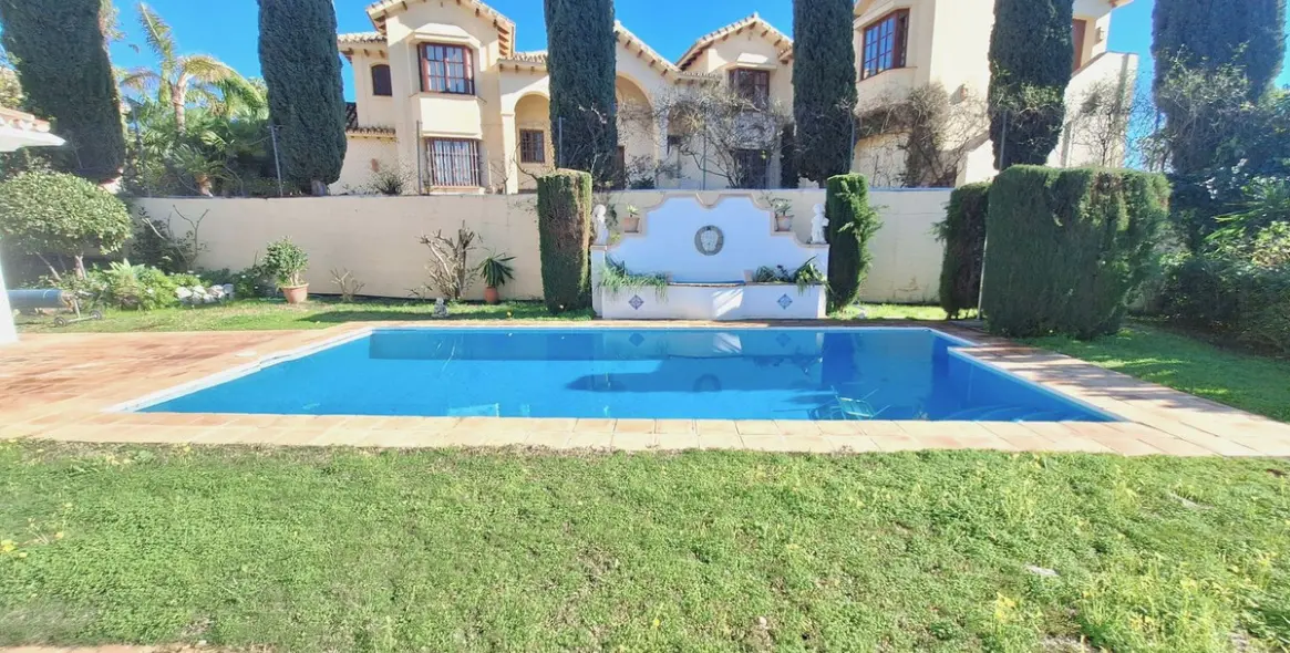 Продажа  отдельно стоящей виллы в Benahavís 14