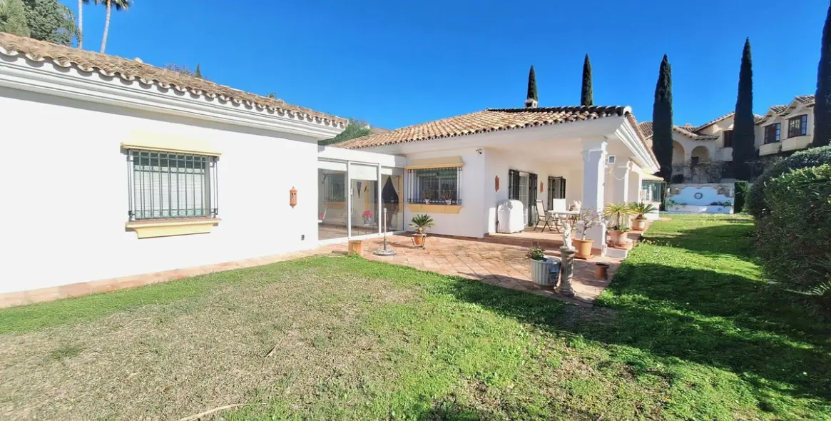 Продажа  отдельно стоящей виллы в Benahavís 16
