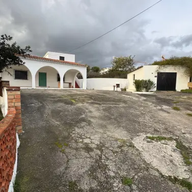 Продажа  отдельно стоящей виллы в Estepona