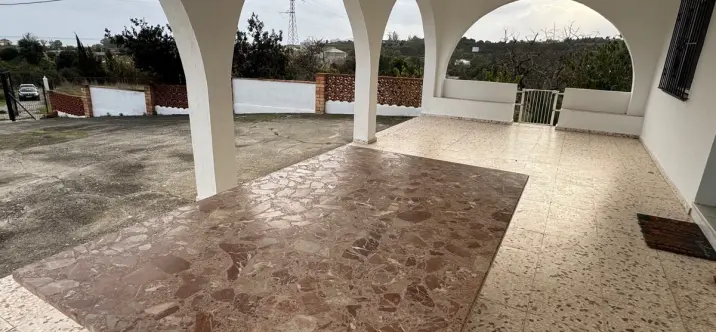 Продажа  отдельно стоящей виллы в Estepona 1