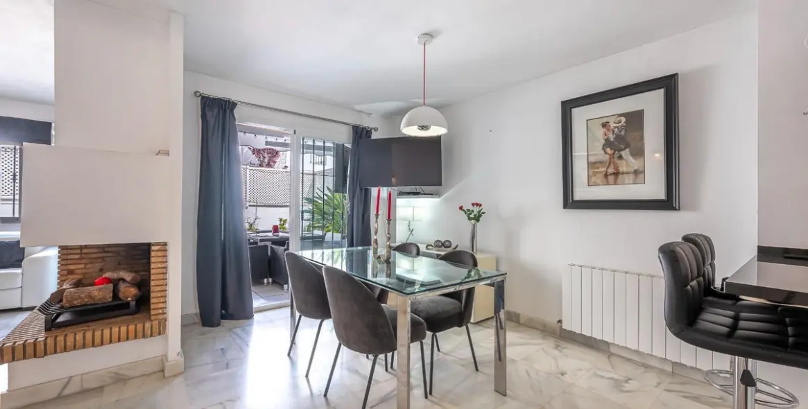 Long-term rent of townhouse in Nueva Andalucía 1