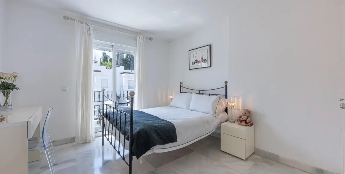 Long-term rent of townhouse in Nueva Andalucía 9