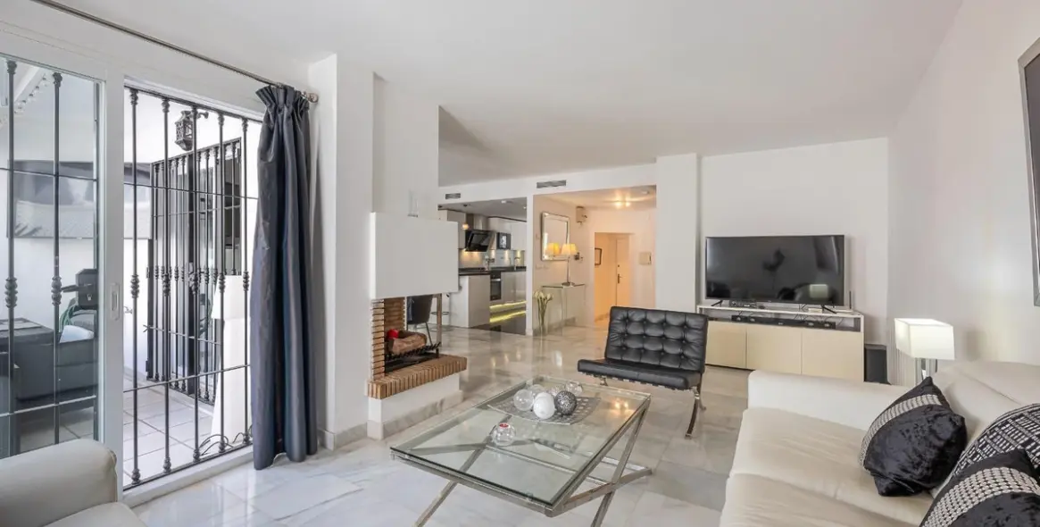 Long-term rent of townhouse in Nueva Andalucía 11