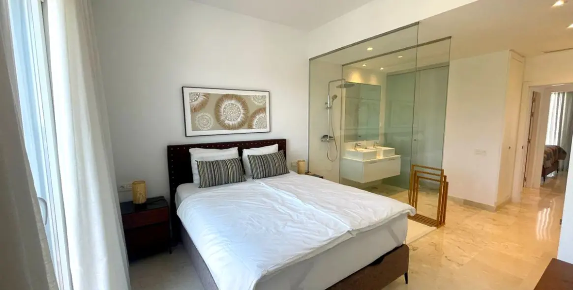 Long-term rent of penthouse in El Paraiso 6