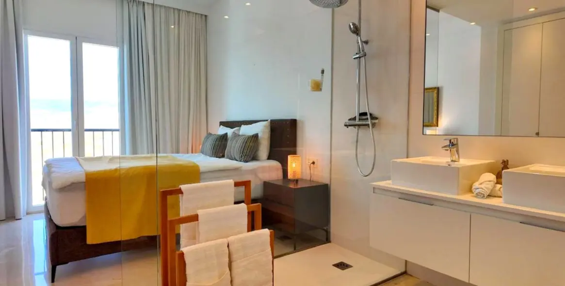 Long-term rent of penthouse in El Paraiso 9