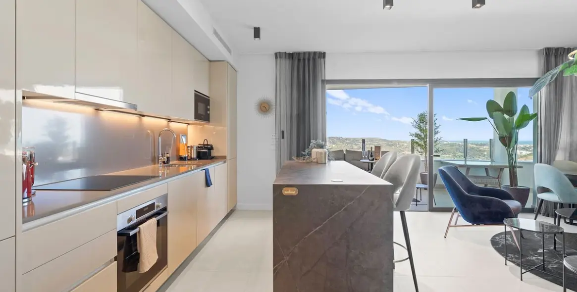 Alquiler a largo plazo de apartamento en planta media en Calanova Golf 2