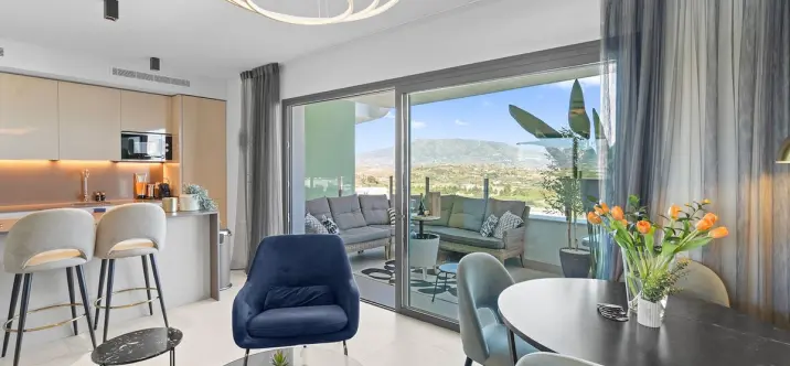 Долгосрочная аренда апартаментов на среднем этаже в Calanova Golf 2