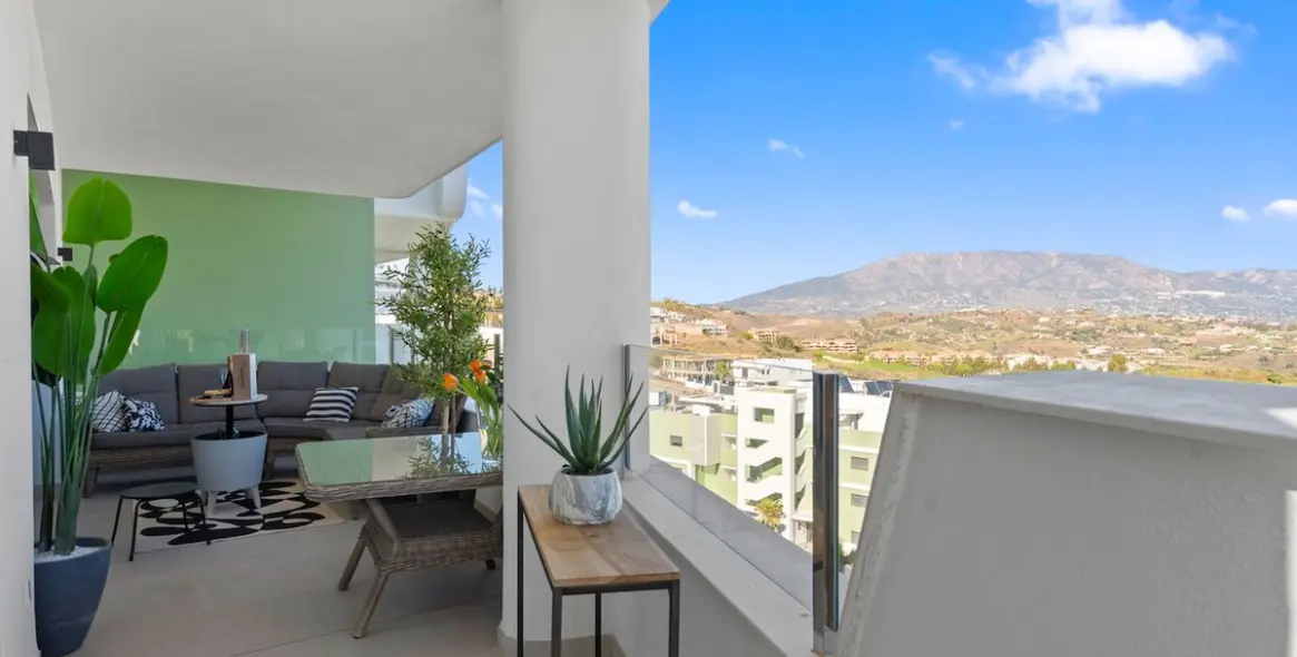 Alquiler a largo plazo de apartamento en planta media en Calanova Golf 8