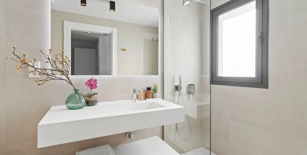 Alquiler a largo plazo de apartamento en planta media en Calanova Golf 14