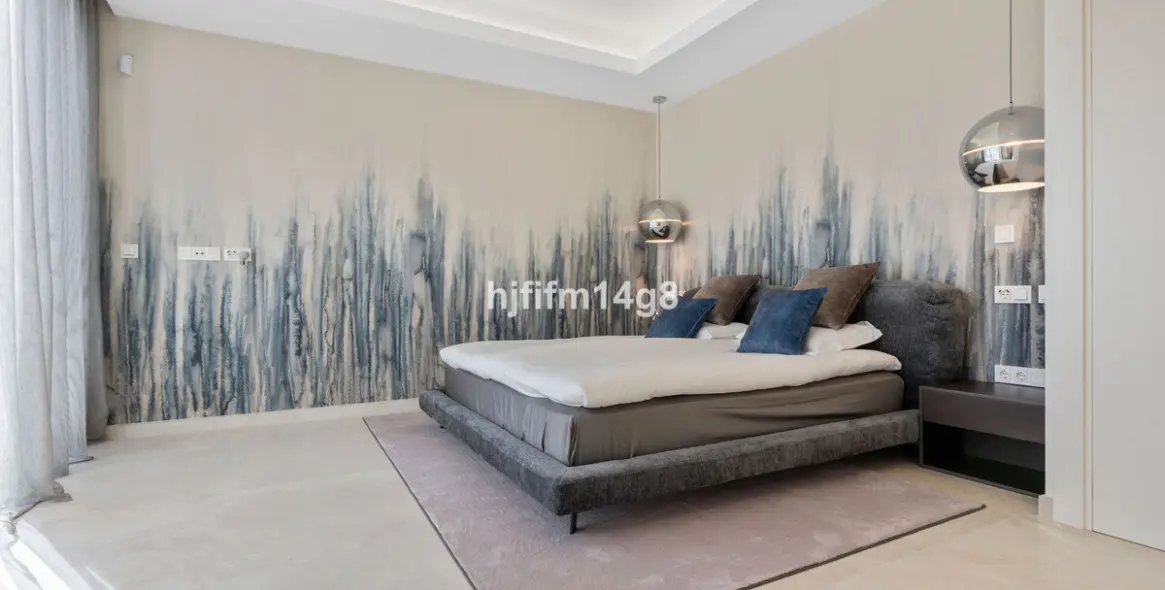 Продажа  отдельно стоящей виллы в Los Flamingos 14