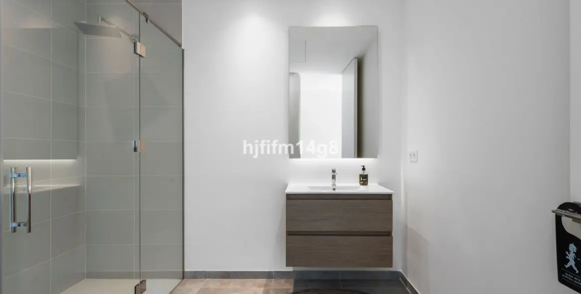 Продажа  отдельно стоящей виллы в Los Flamingos 19