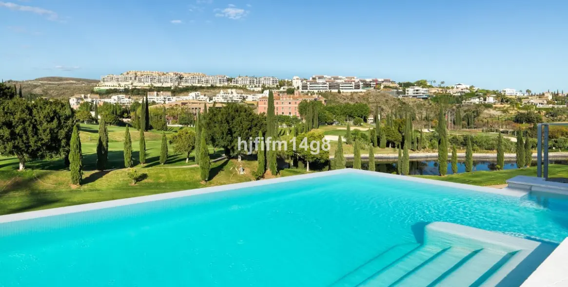 Venta de villa independiente en Los Flamingos 2