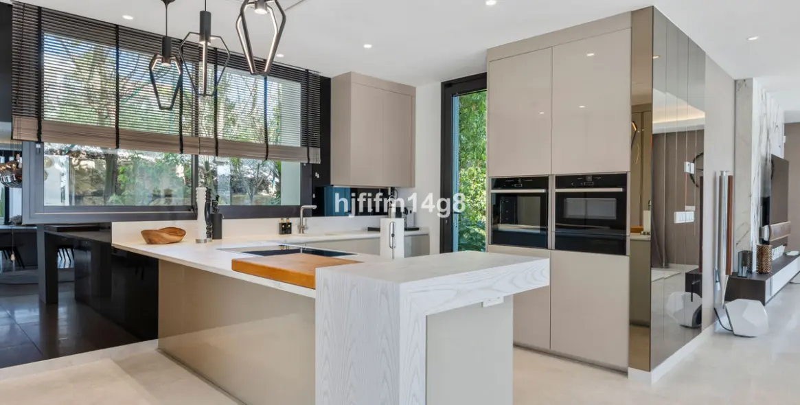 Venta de villa independiente en Los Flamingos 8