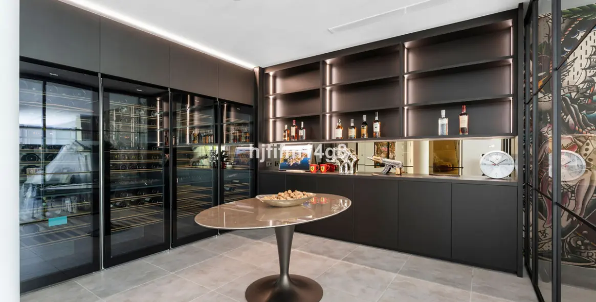 Venta de villa independiente en Los Flamingos 11