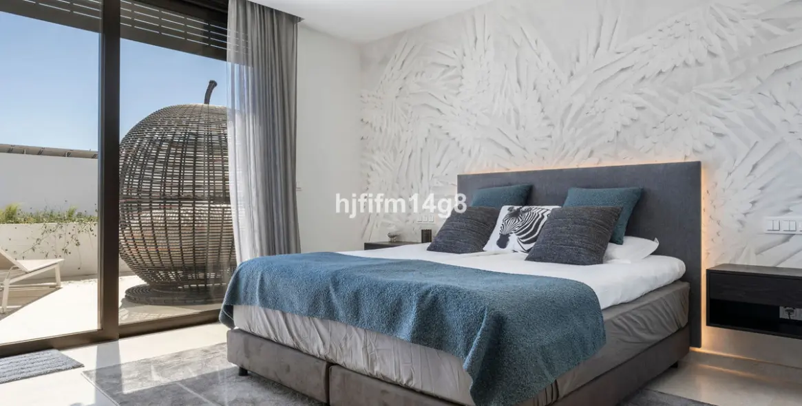 Venta de villa independiente en Los Flamingos 15