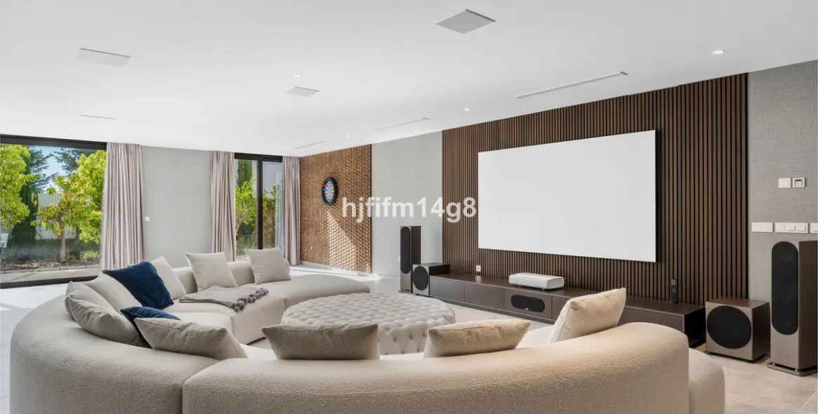 Venta de villa independiente en Los Flamingos 24