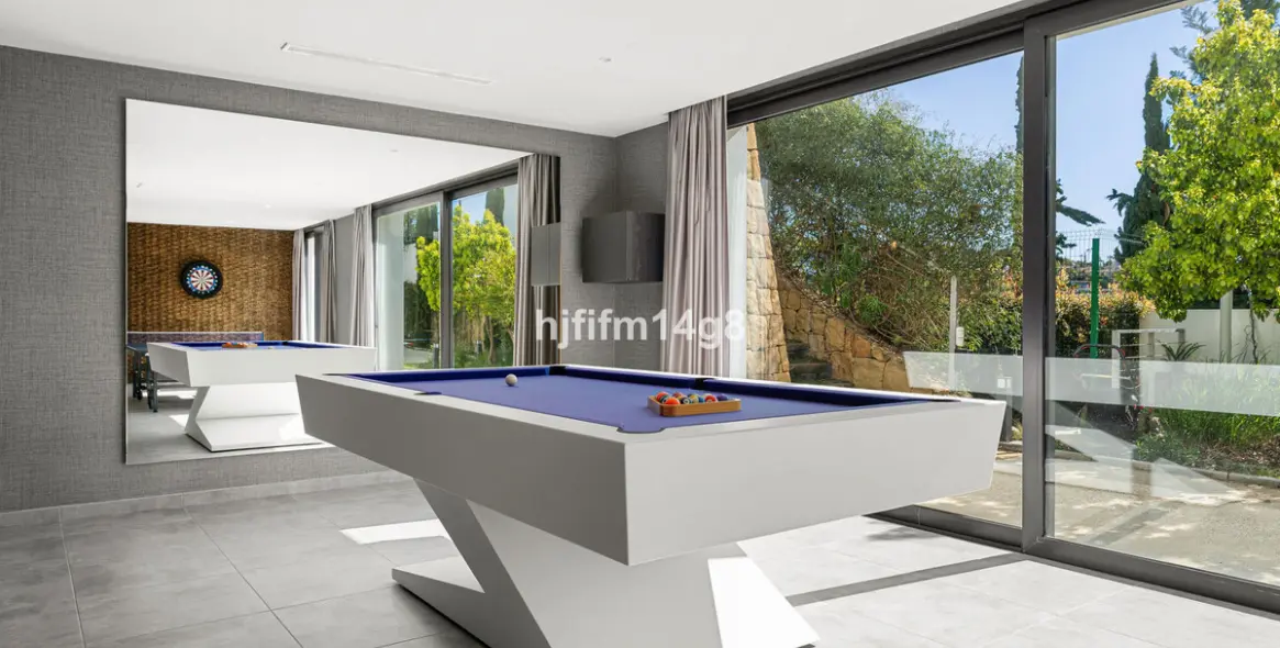 Venta de villa independiente en Los Flamingos 27