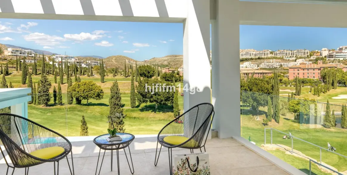 Venta de villa independiente en Los Flamingos 39