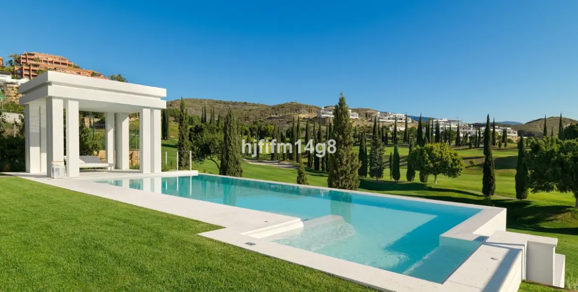 Venta de villa independiente en Los Flamingos 41