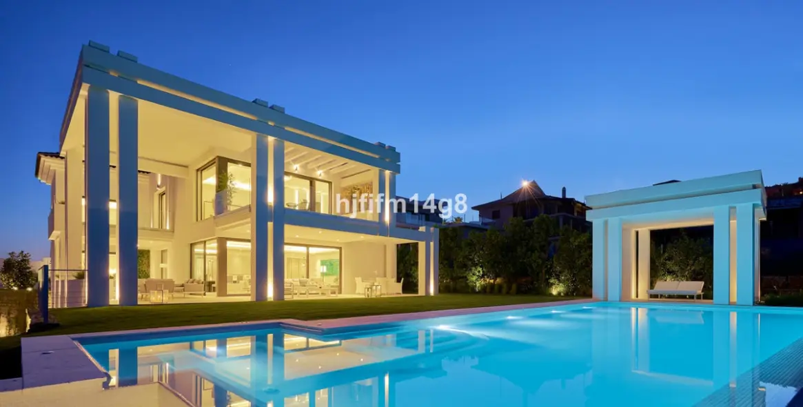 Venta de villa independiente en Los Flamingos 48