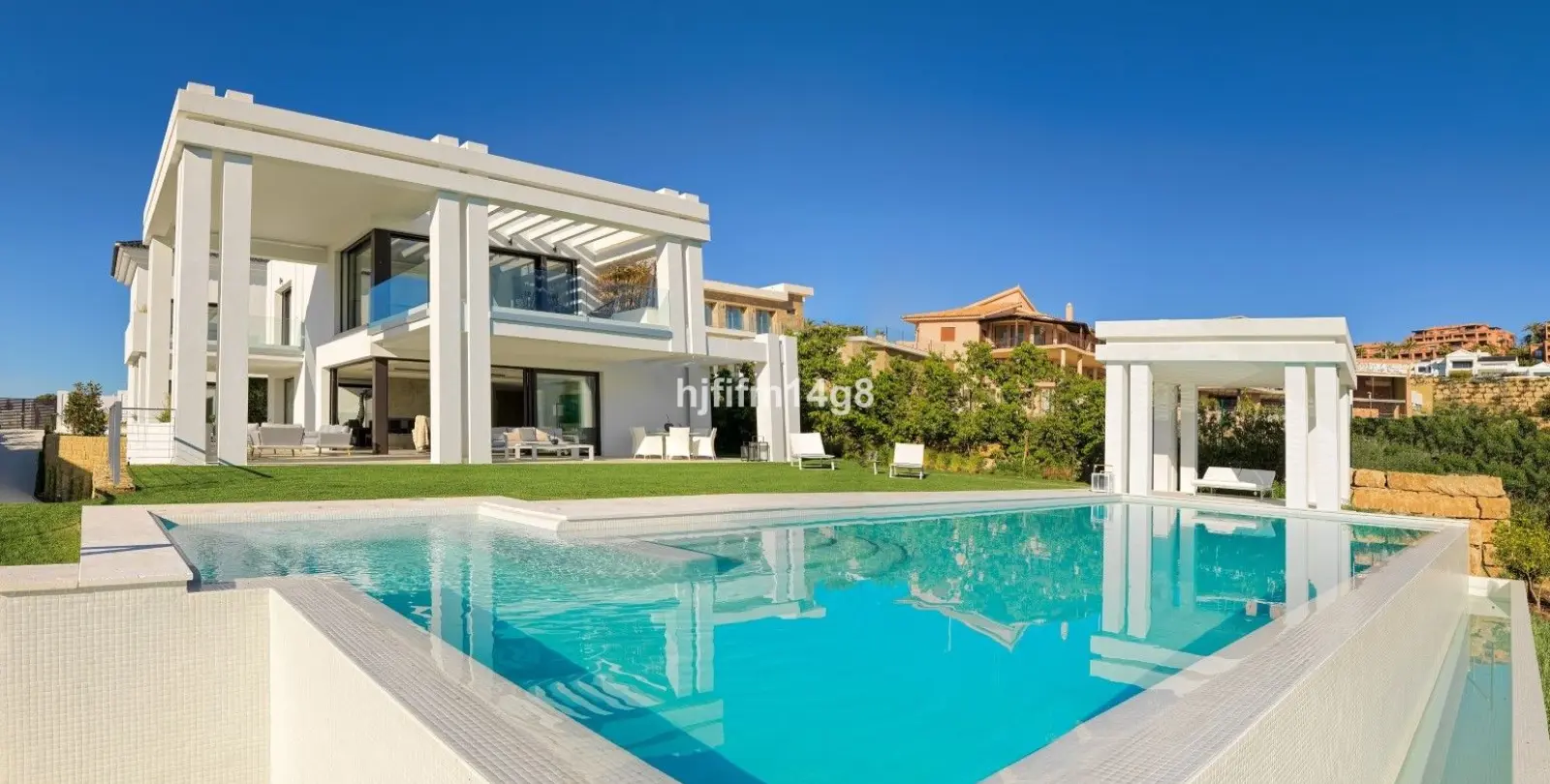 Venta de villa independiente en Los Flamingos 1
