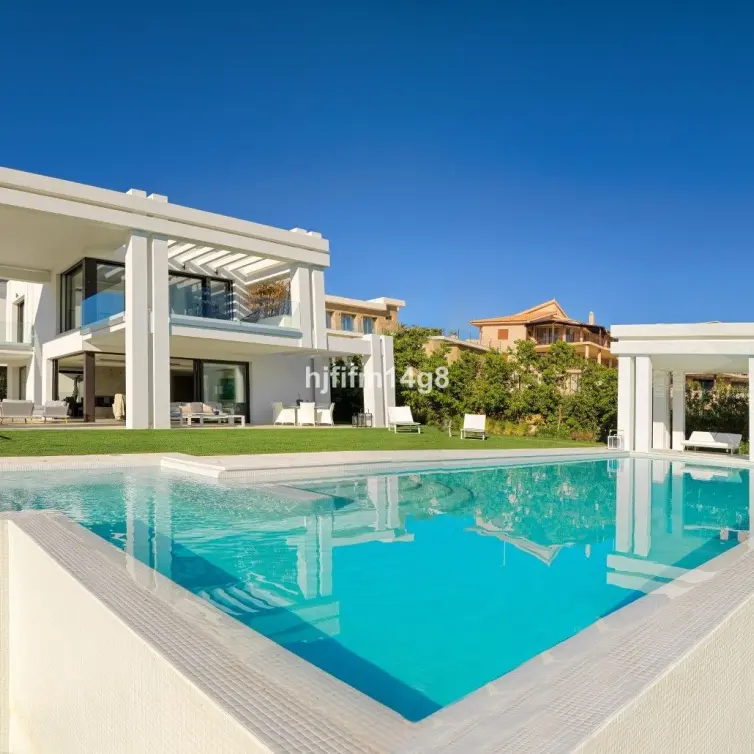 Venta de villa independiente en Los Flamingos